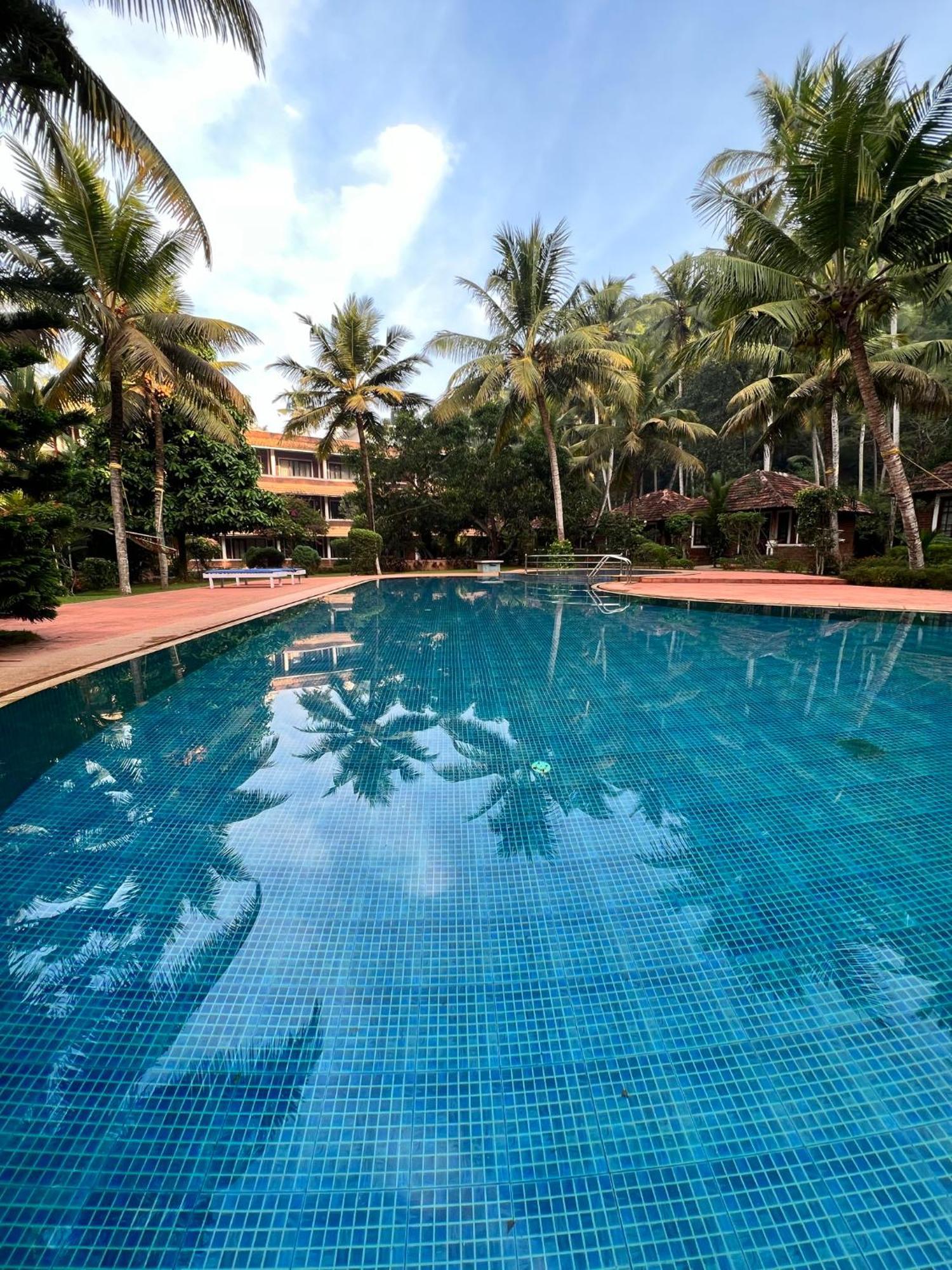 Abad Harmonia Ayurvedic Beach Resort Kovalam Dış mekan fotoğraf