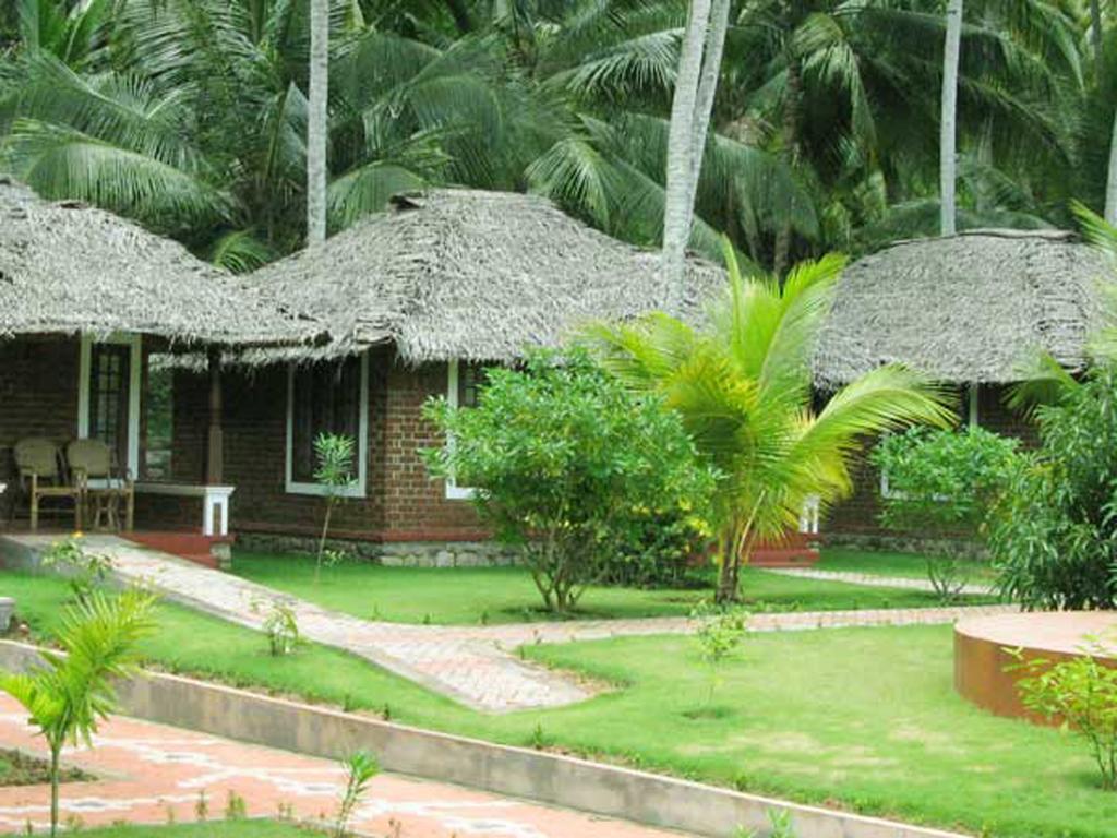 Abad Harmonia Ayurvedic Beach Resort Kovalam Dış mekan fotoğraf